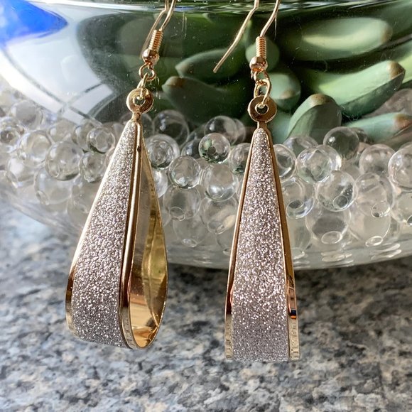 Jewelry - Gold alloy over silver water drop crystal earring